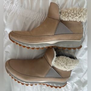 Cole Haan Insulated Winter Slip-On Boots - Tan. 10. Easy clean. Orig price $90.